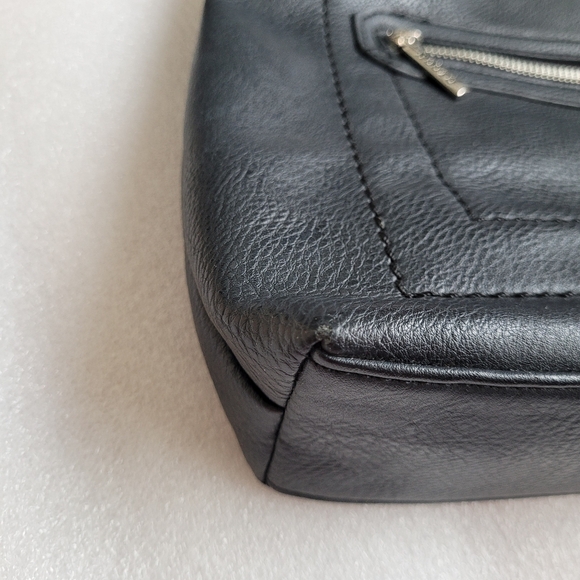 Roots Black Crossbody Bag with Adjustable Strap - Picture 6 of 13